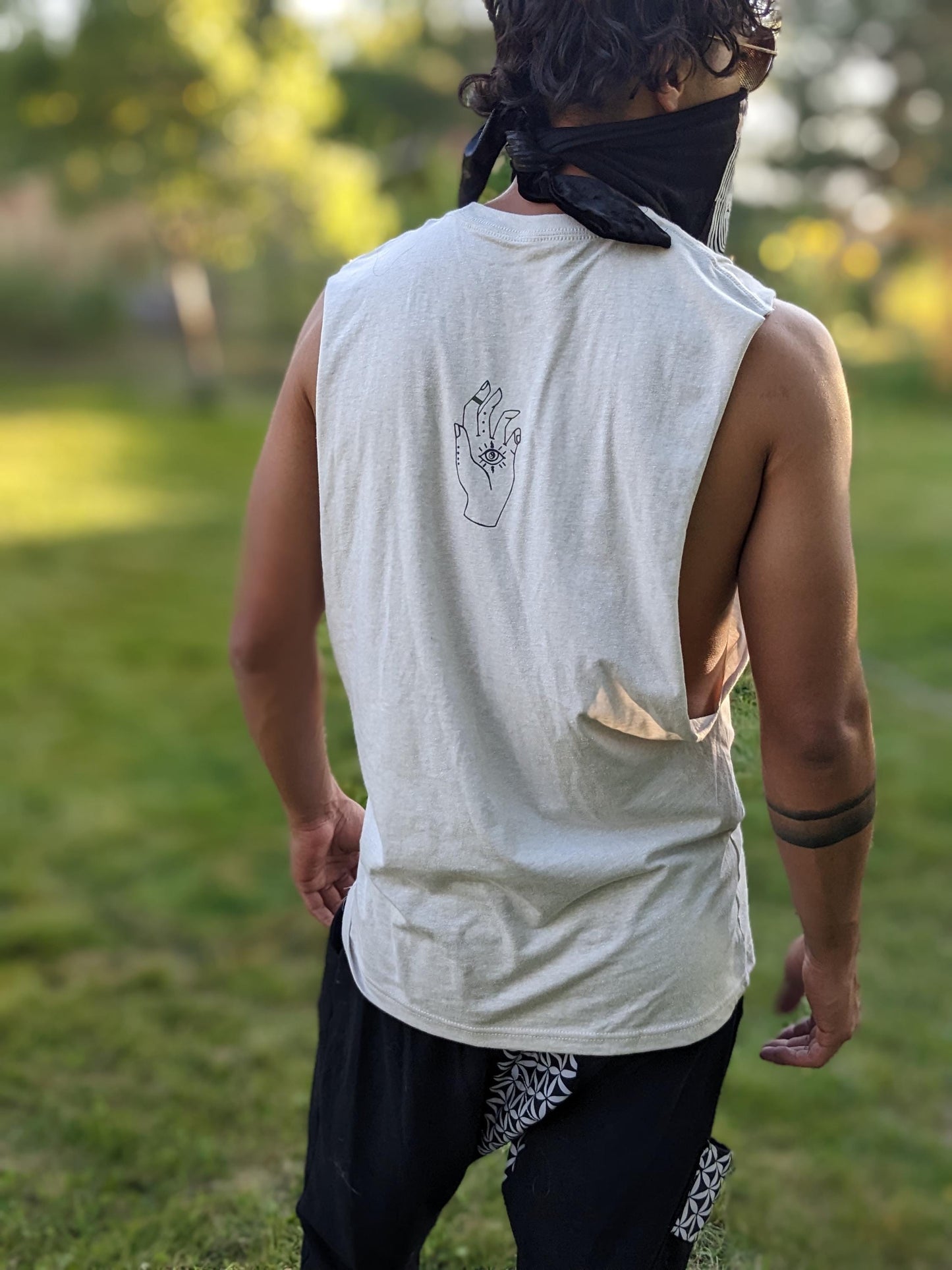 Reflective Graphic Cut Off Shirt