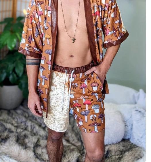 Retro Mushroom Men's Shorts